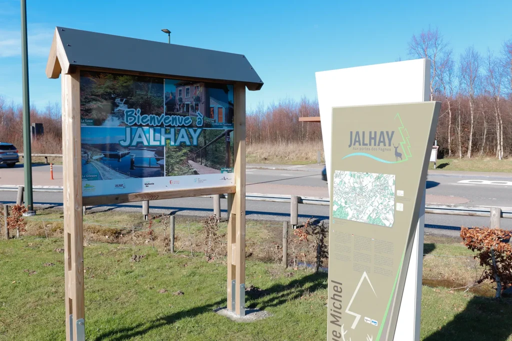 Panneaux informatif sur les activités touristiques et points d'intérêt de la commune de Jalhay