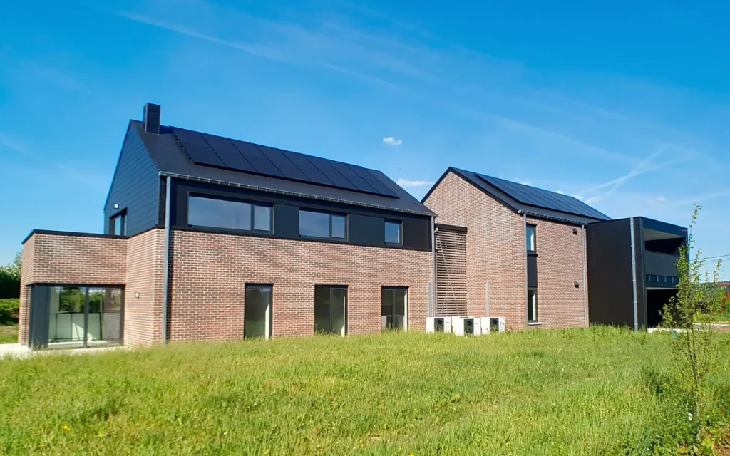 Deux bâtiments en enfilade contenant chacun deux appartements neufs à vendre dans le Clos du Fawetay à Jalhay.